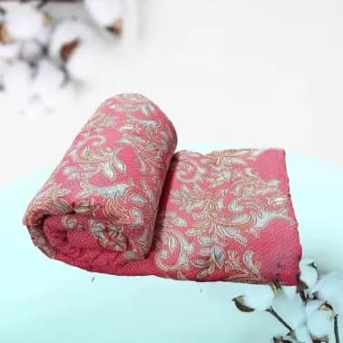 প্রিমিয়াম ডাবল কমফোর্টার – আরাম ও নিখুঁত সমন্বয়